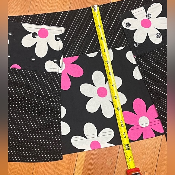 Sweet Spot reversible and adjustable skirt fits size 2-14 EUC - Picture 6 of 9